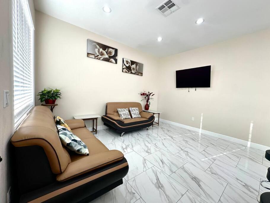 New Renovated House In Little Saigon Villa Midway City Exterior photo